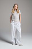תמונת כל הלוק של CLASSIC STRAIGHT LEG PANT